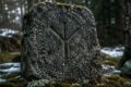 Algiz-runen: beskyttelse, spiritualitet og den skjulte kraft i nordisk mytologi